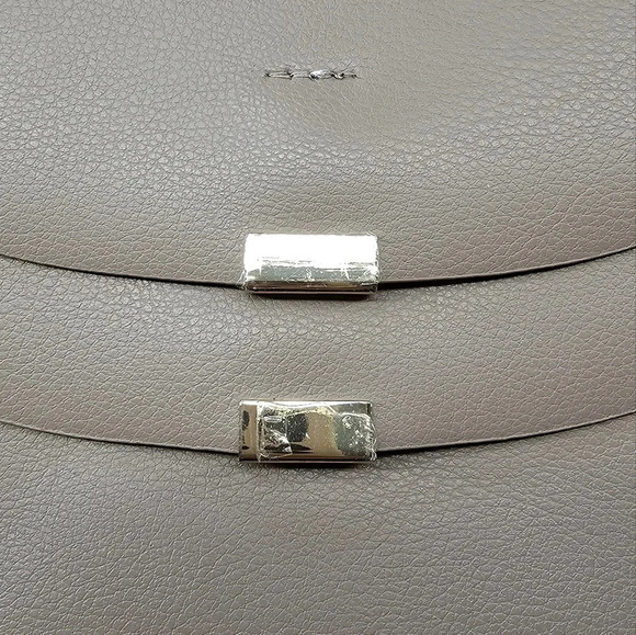 Crossbody - Picture 6 of 11